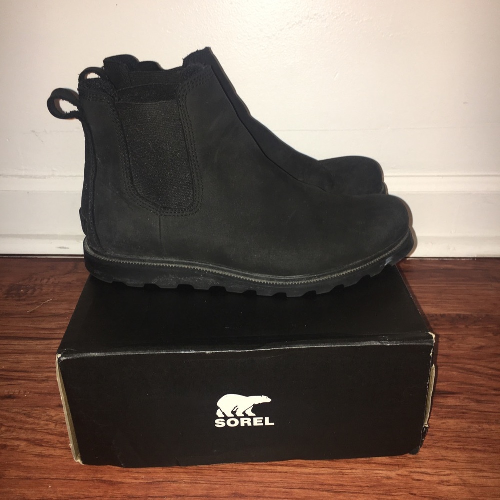 SOREL Madson black suede women’s Chelsea boot!